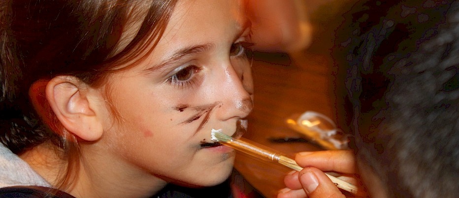 Age appropriate evening programs are part of every day: campfires, comedy shows, cabin feud, scavenger hunts, are just some of the amazing evening programs at camp!